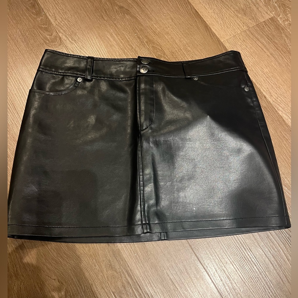 Express Black Faux Leather Mini Skirt - Sleek Women's A-Line